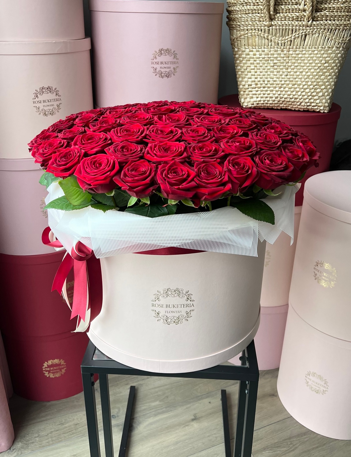 79 Красных роз в шляпной коробке XL