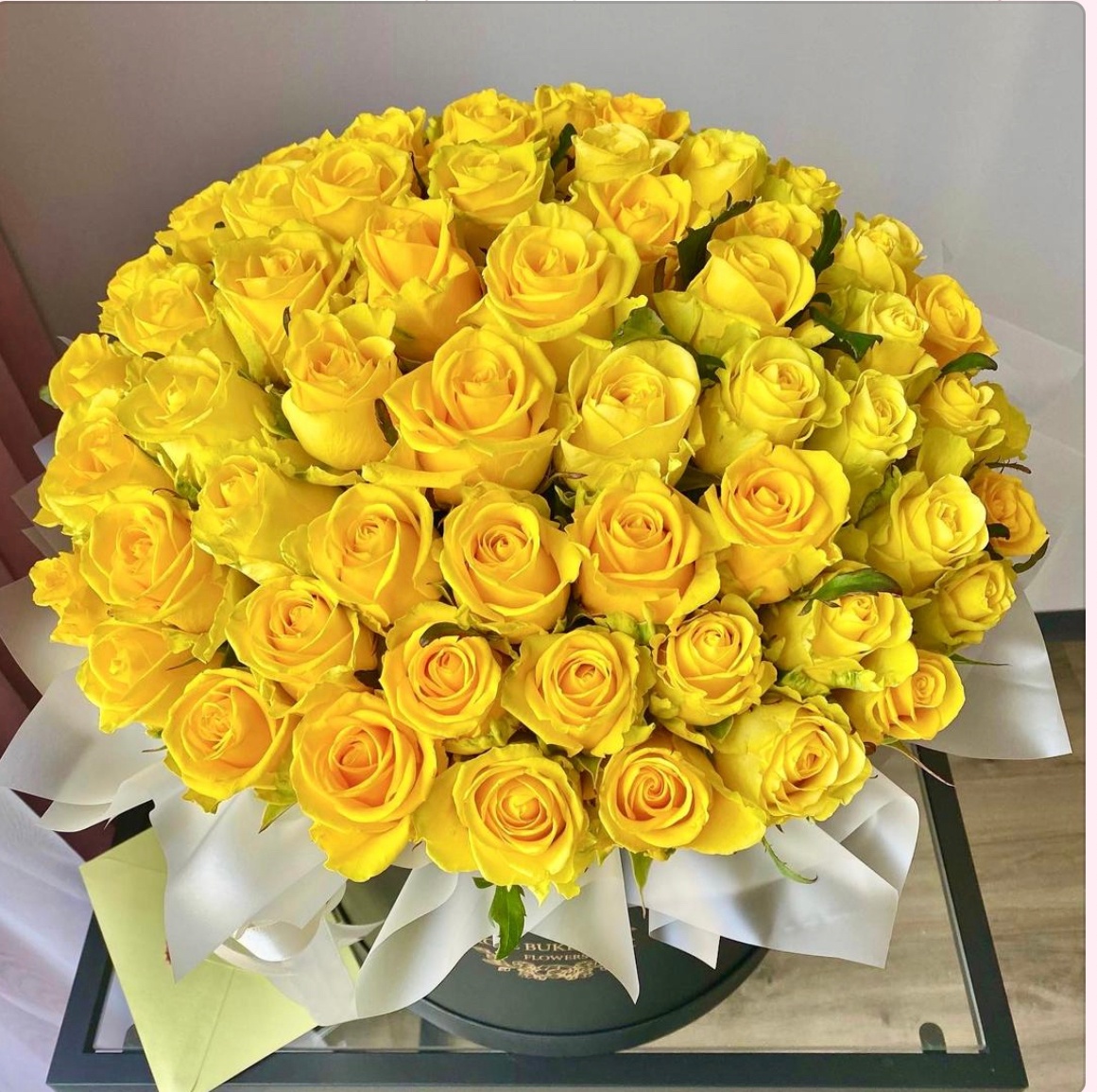 79 Желтых роз в шляпной коробке L «Оттенок желтого»
