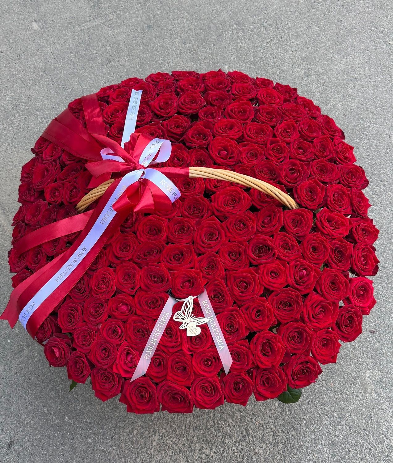 159 Червоних троянд в корзині XXL