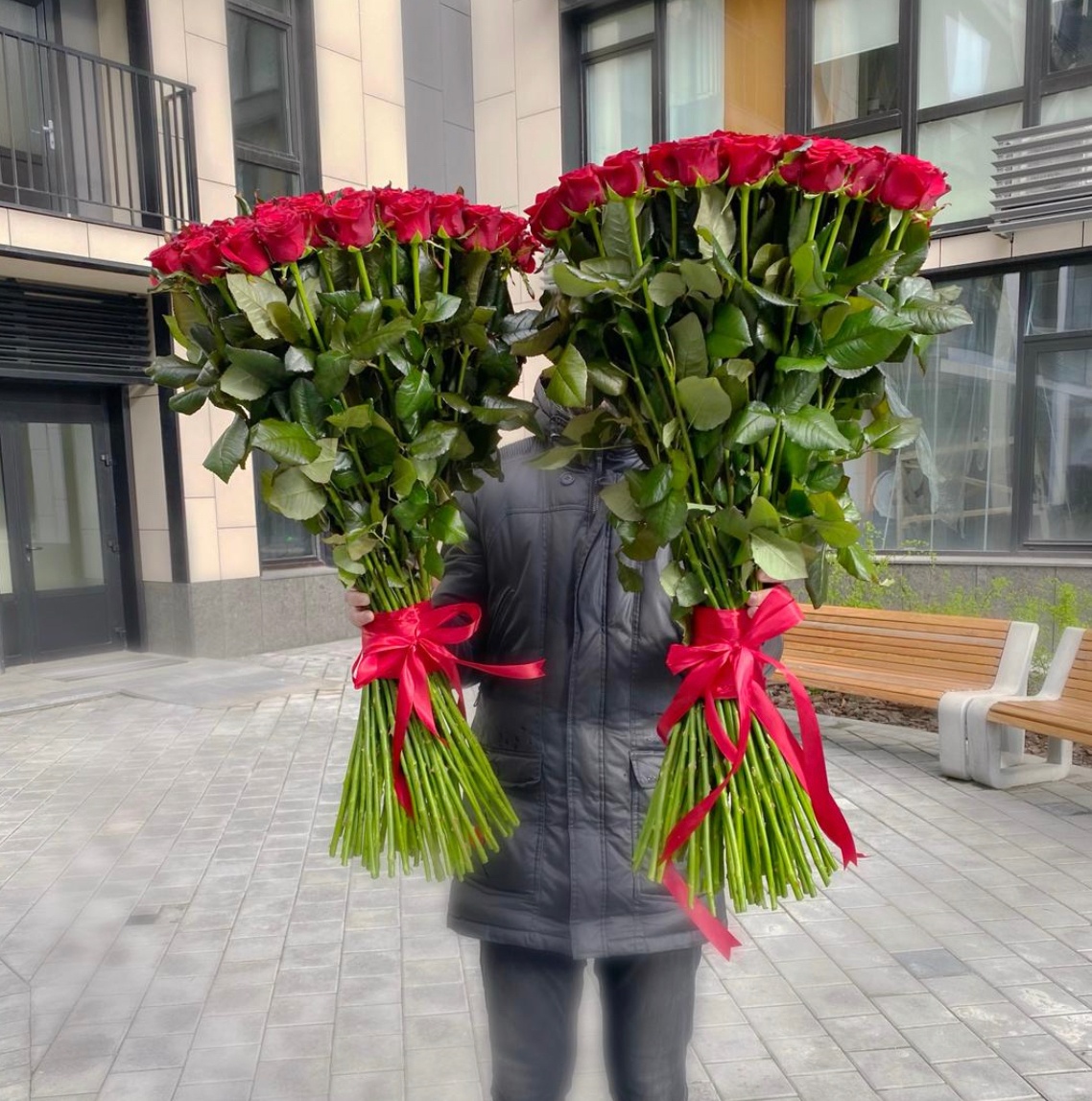 79 Красных роз, 90 см