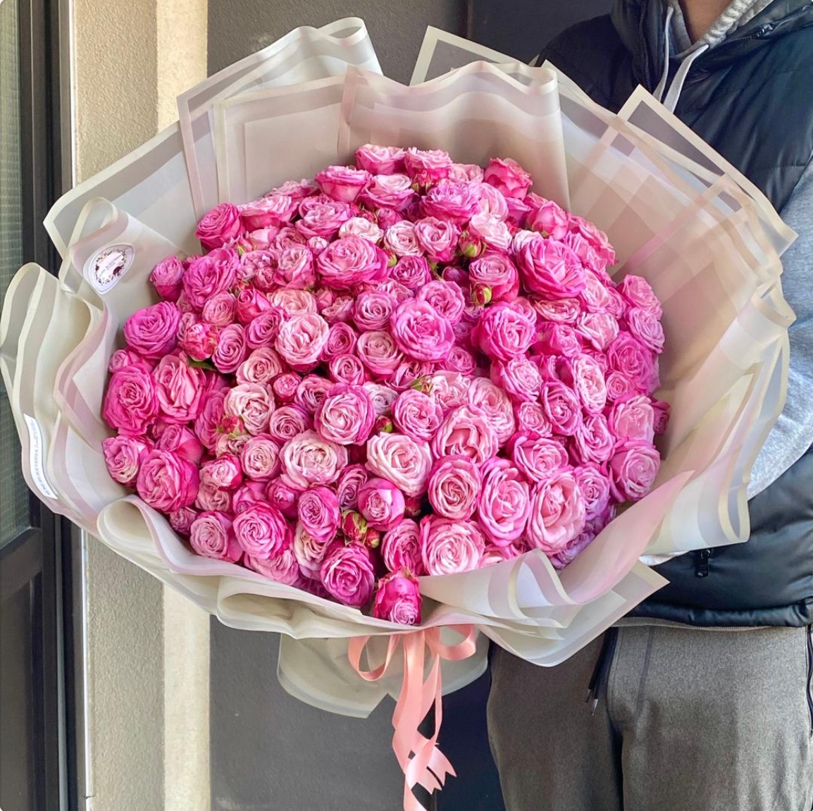 39 Веток кустовых роз, 55 см «Леди Бомбастик»