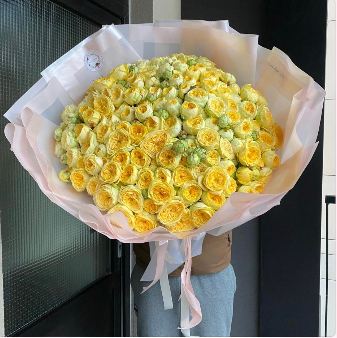 59 Веток кустовых роз, 65 см «Пиони баблс»