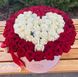 119 Червона, біла троянда в шляпній коробці XL «Біле сердце»