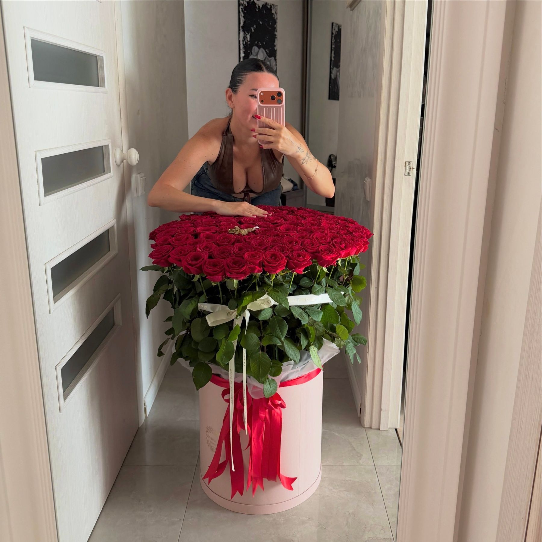 101 Червона троянда в коробці XXL (високопоставлені)