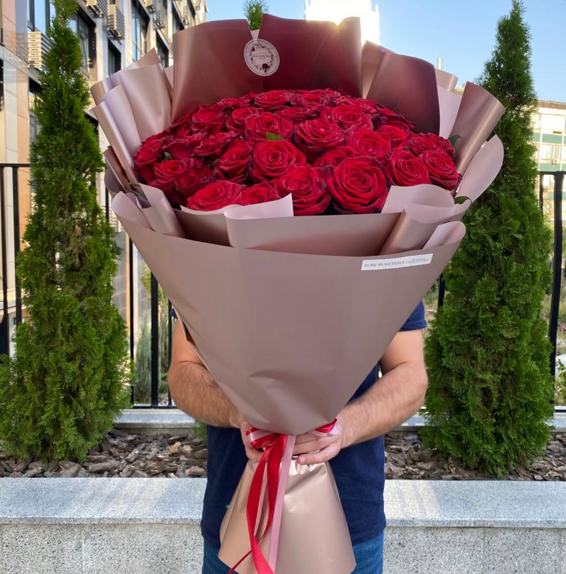59 Червоних троянд, 70 см «Симфонія»