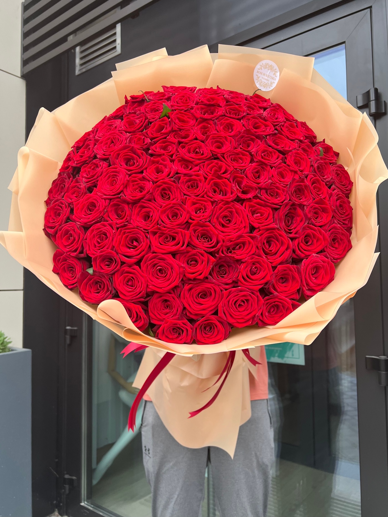 101 Червона троянда, 90 см