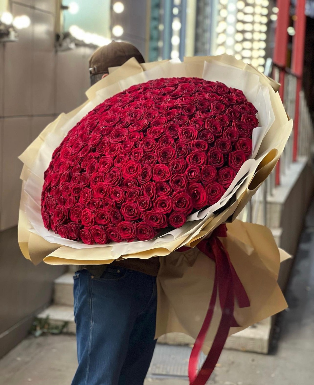 201 Червона троянда (Ред Наомі), 90 см