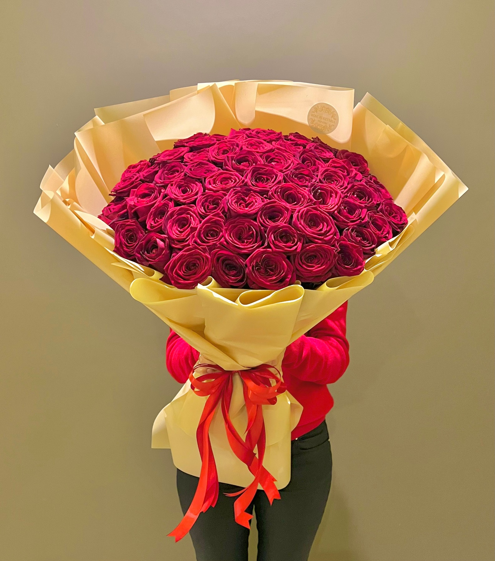 59 Красных роз, 60 см